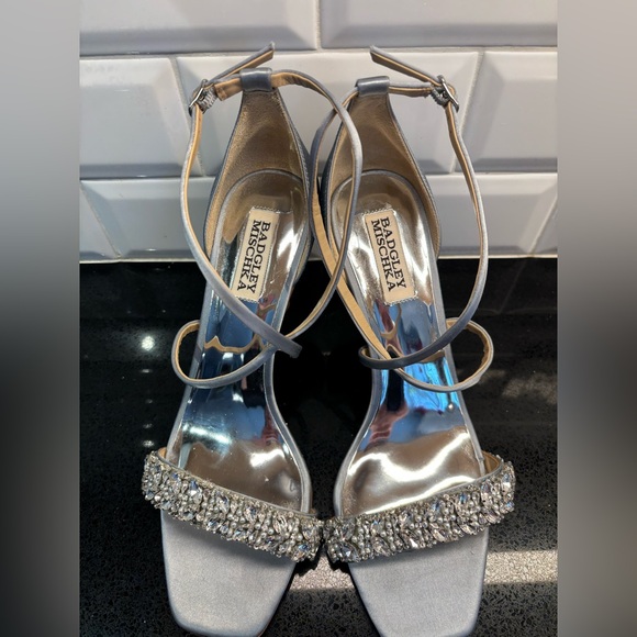 Badgley Mischka Nala Sandals Size 8 Wedding Bride Light Blue Rhinestones $225 - Picture 3 of 9